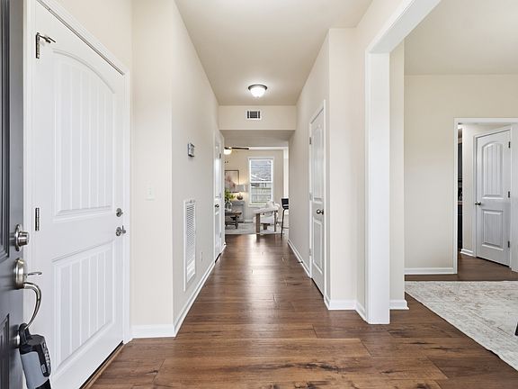 3rd image of 4007 Pendleton Dr