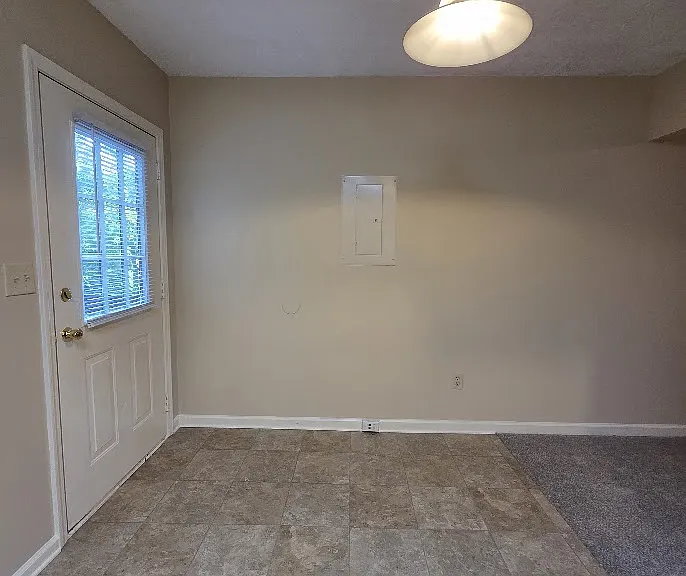 17 King Arthur Pl #B — Photo 8