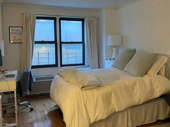 333 East 34th Street image 1 of 14