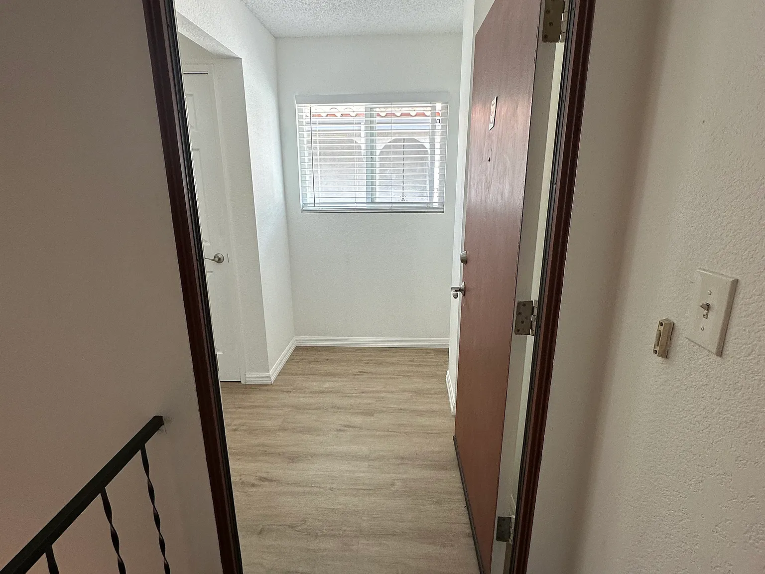 2 bed, 1000 sqft, $2,780 — Photo 3