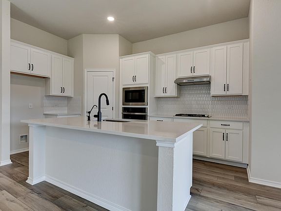 Arcadia Ridge - Sage Interior Image 5