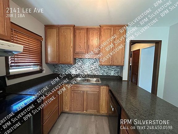 3rd image of 2141 Lee Ave