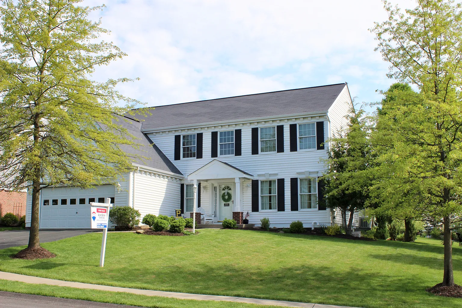 112 Valleybrook Dr photo 1