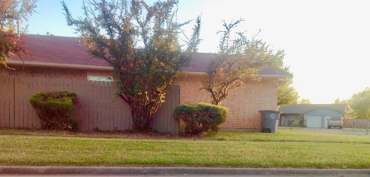 4 bed, 2020 sqft, $1,750 — Photo 3