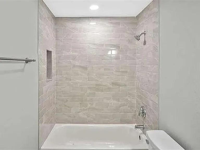 5457 9th Ave — Photo 12