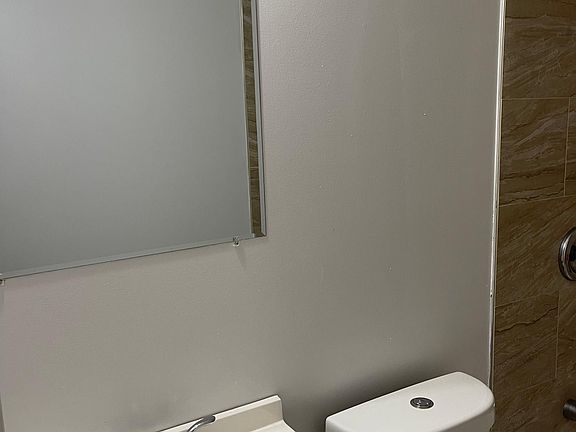 4th image of 4411 Germantown Ave #1R