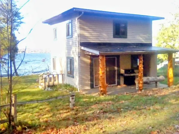 6136 Lake Leelanau Dr, Traverse City, MI 49684