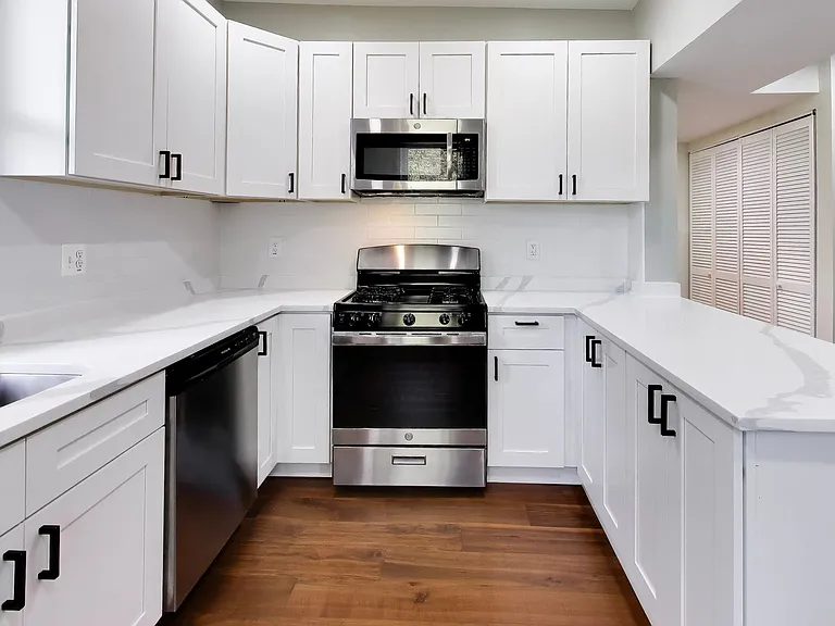 4230 Edson Pl NE — Photo 3