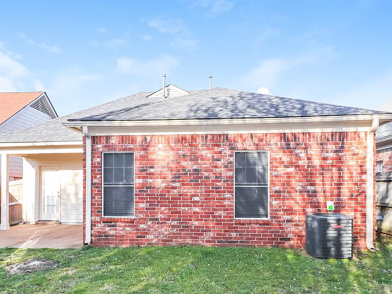 10088 Cross Valley Dr — Photo 16