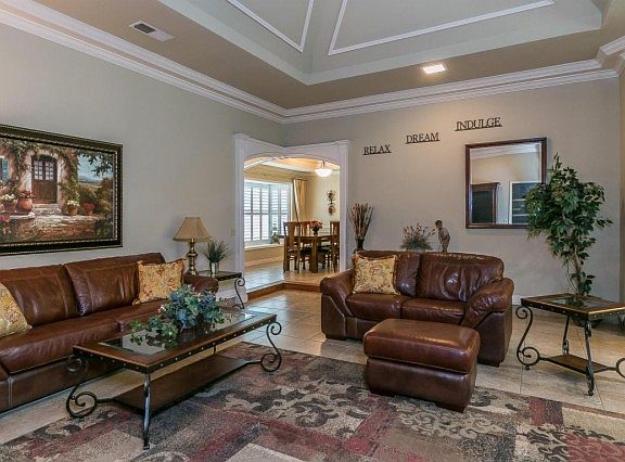 5th image of 7511 Essex Ct