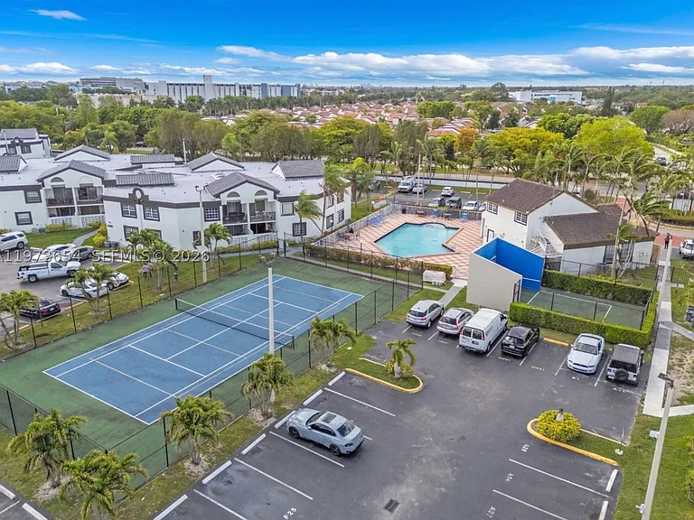 9731 Fontainebleau Blvd #F301 — Photo 2
