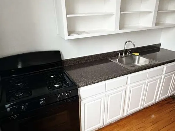 332 Rogers Avenue image 1 of 8