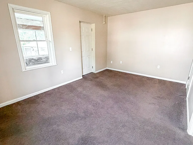 319 N Broadway St #A — Photo 6