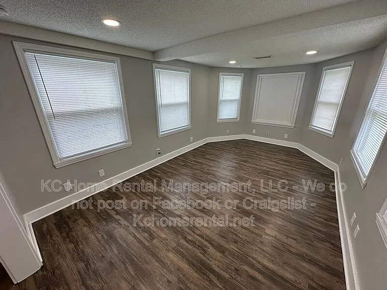 127 W 85th St — Photo 15