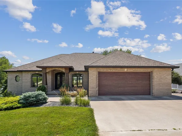 110 Hillcrest Rdg, Montezuma, IA 50171