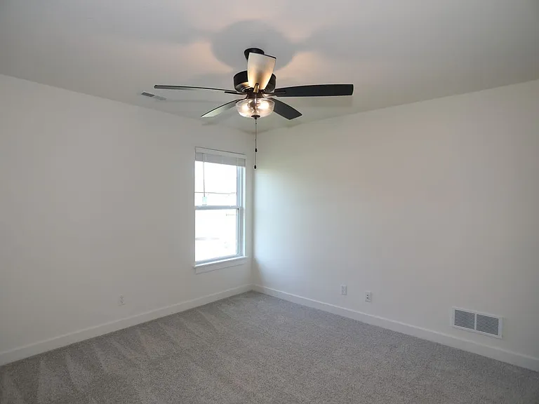 4605 Chambers Bay Dr — Photo 37