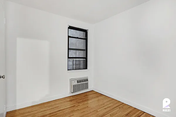 Rented by REZI | media 17