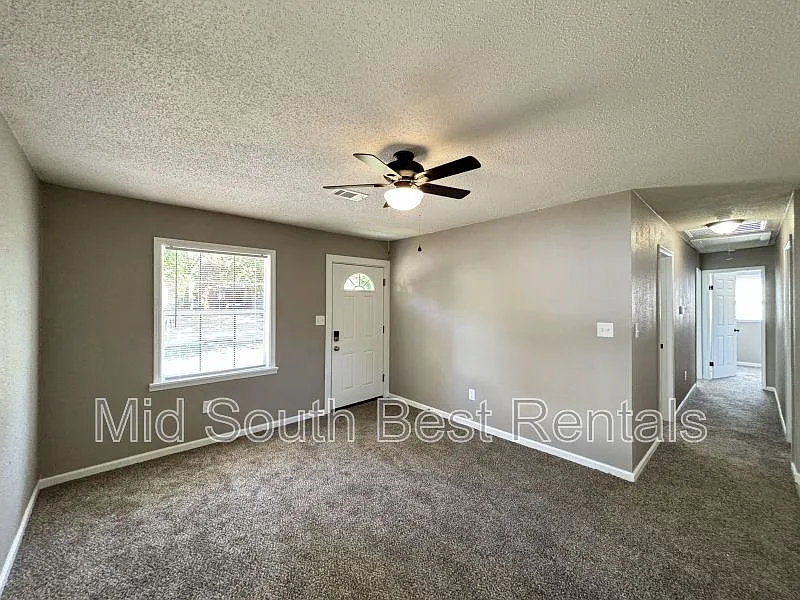 5617 Shamrock Dr — Photo 4
