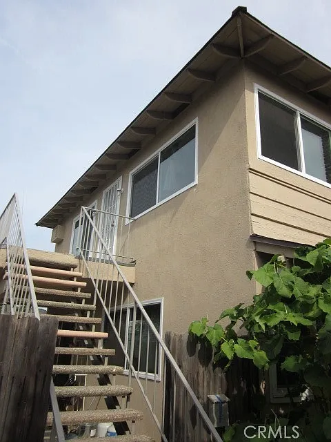 Building Photo - 8416 Mission Dr #1/2