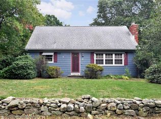 31 Tanglewood Trl, Narragansett, RI 02882