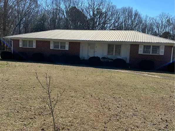 300 Sanford Rd, Starr, SC 29684