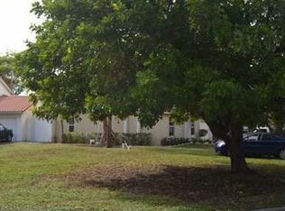 9052 NW 13th Ct, Coral Springs, FL 33071