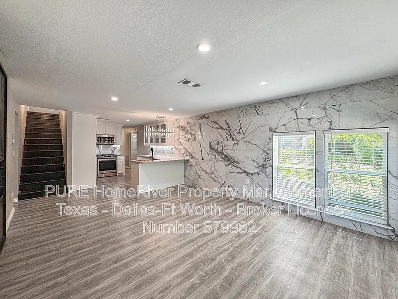 4 bed, 3.0 bath, 1920 sqft, $2,400 — Photo 4