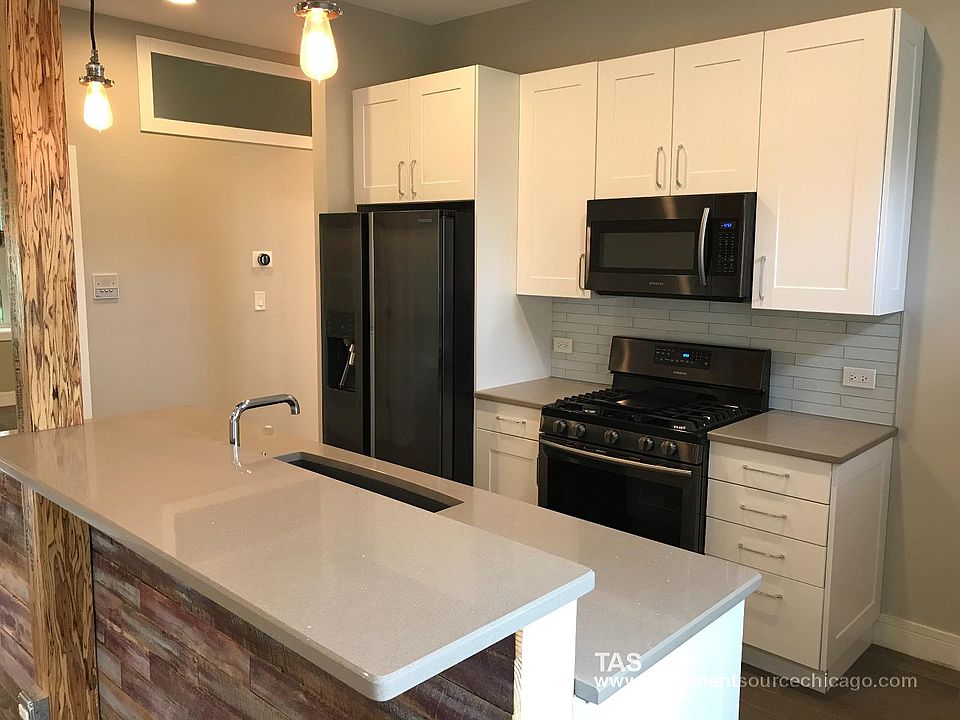 1st image of 3722 W Wrightwood Ave #2E