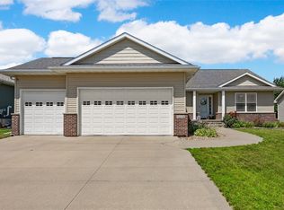 3416 Royal Dr SW, Cedar Rapids, IA 52404