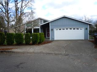 565 Collins Crest St, Gladstone, OR 97027