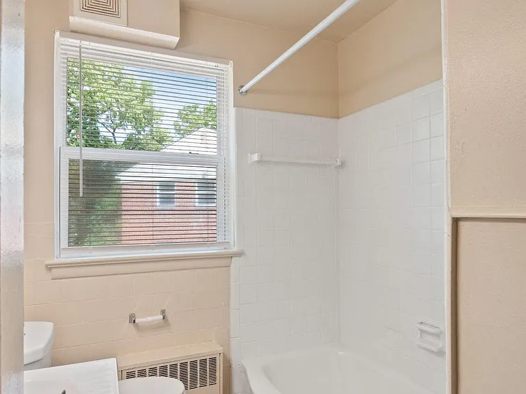 Wedgewood Hills Apartment Homes — Photo 13