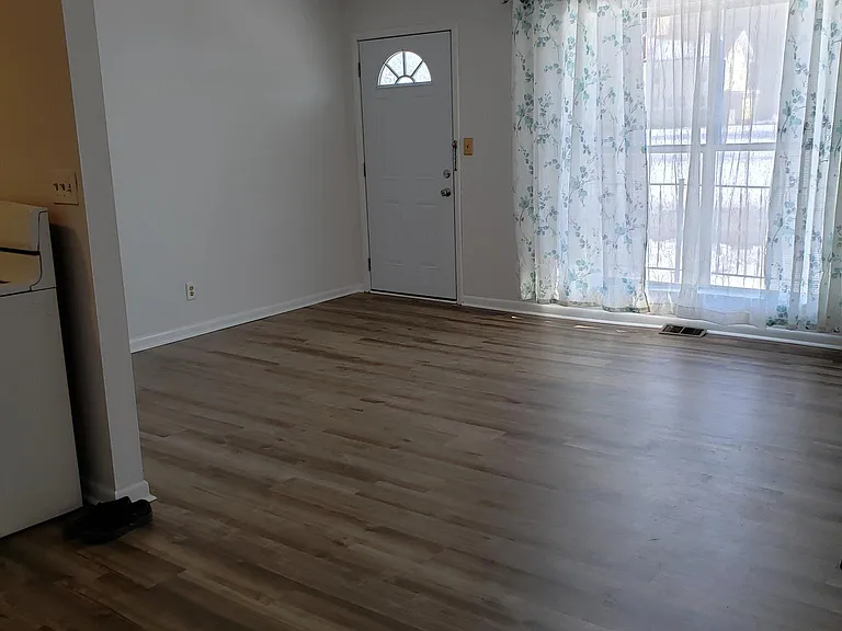 221 S Pike St — Photo 3