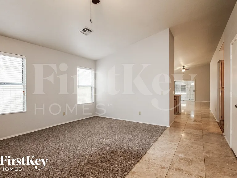 8420 W Wethersfield Rd — Photo 3