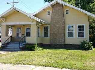 1700 SW Lane St, Topeka, KS 66604