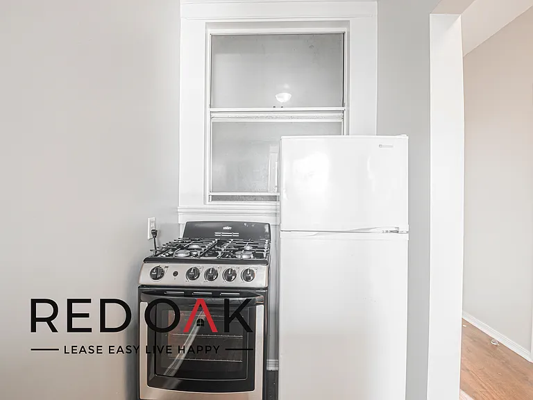 692 Valencia St #208 — Photo 6
