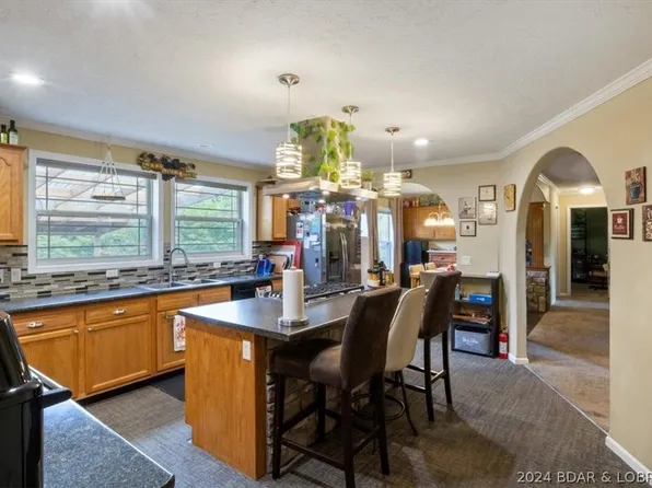 1724 Franklin Dr, Linn Creek, MO 65052