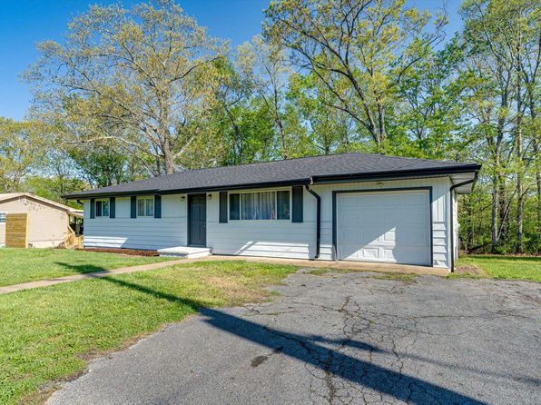 32 Kent Dr, Rossville, GA 30741