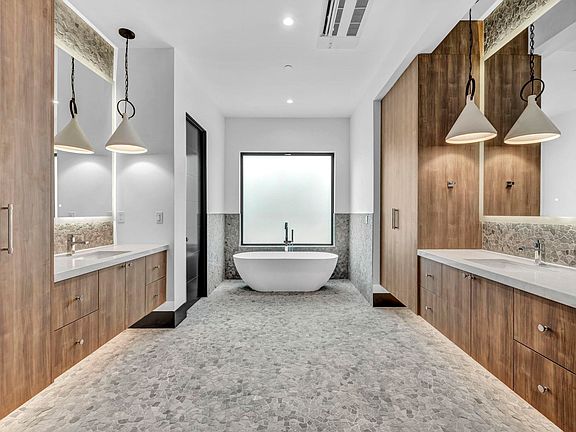 3rd image of 9278 Brae Rd