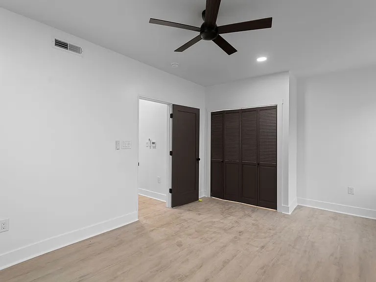 2035 Forbes Ave #201 — Photo 38