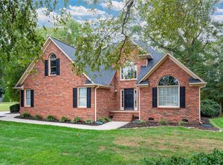 4 Plum Creek Ln, Greenville, SC 29607