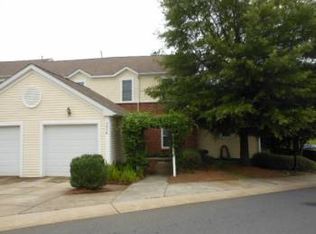 2226 Oak Hill Village Ln, Charlotte, NC 28217