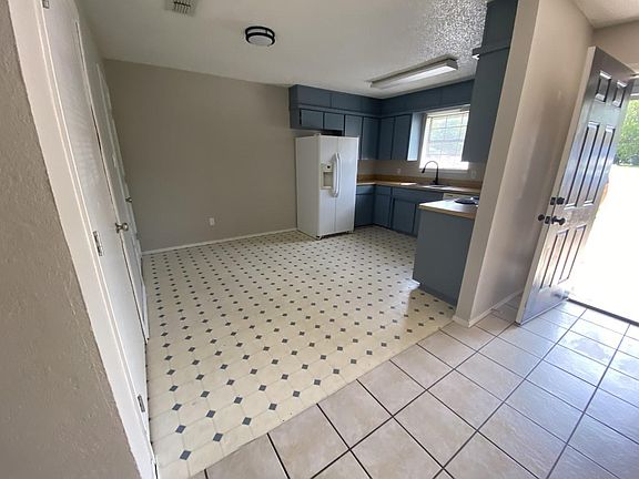4th image of 1208 Van Winkle St #B