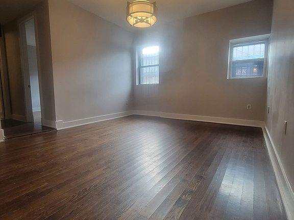 2nd image of 924 Dean St APT 2