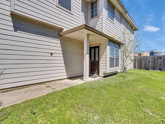 2nd image of 11522 Hackmatack Way