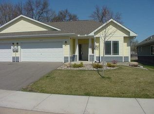 1451 Ravoux Ln, Chaska, MN 55318