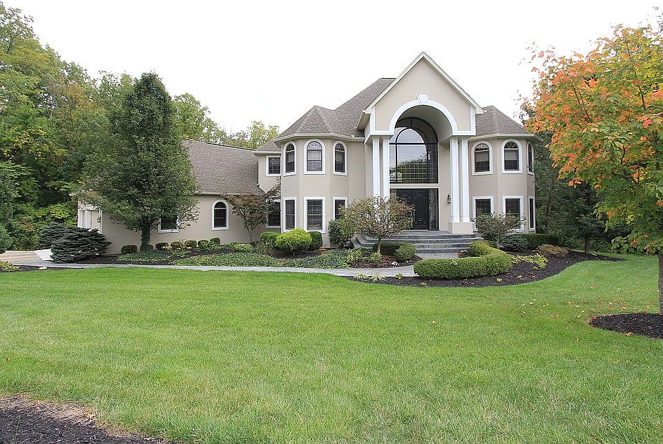 1st image of 1806 River Heights Ln