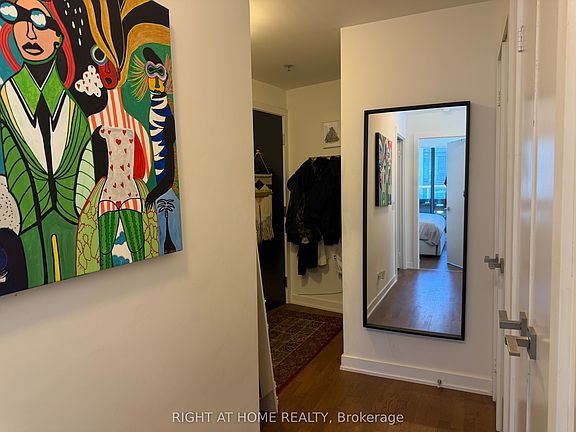 5th image of 15 Beverley St #509