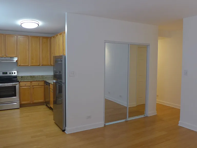 808-12 W Junior Terrace — Photo 6