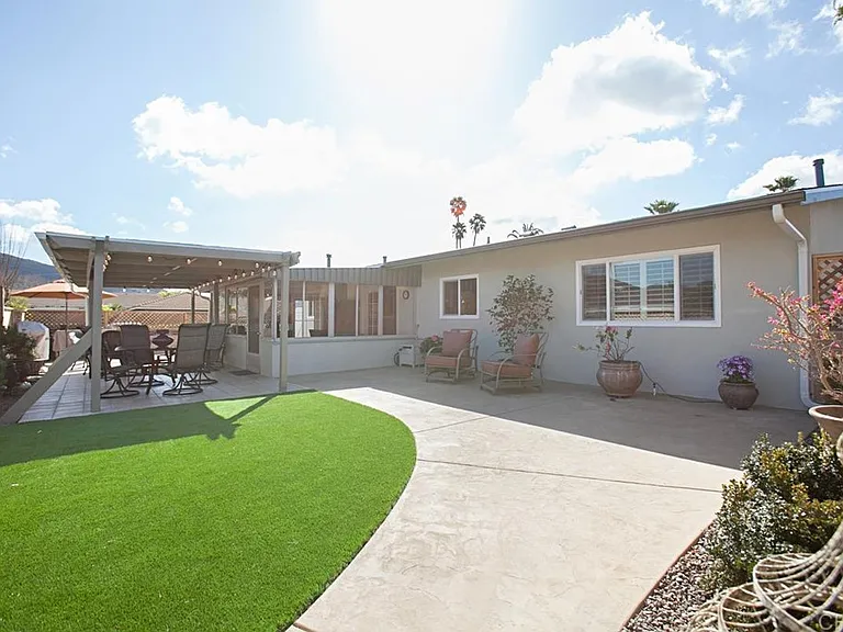 925 La Fiesta Way — Photo 51