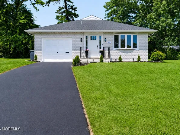 95 Larkspur Court, Toms River, NJ 08755